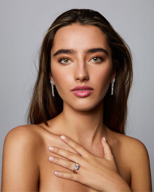 La modelo Violeta, protagonista de la nueva campaña ARARAT 2026